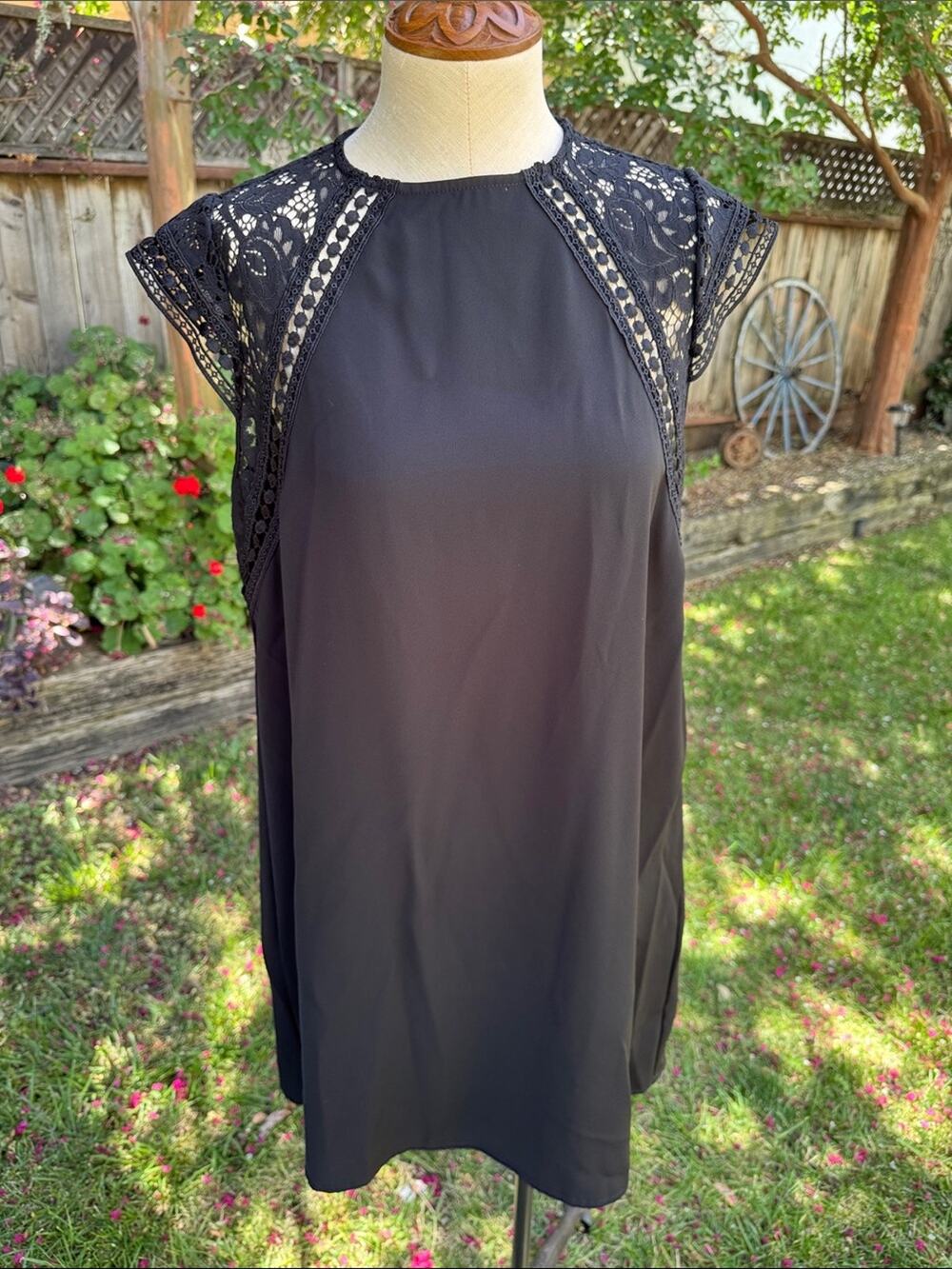 Zara Black Lace Cap-Sleeve Shift Dress Women's Size Medium